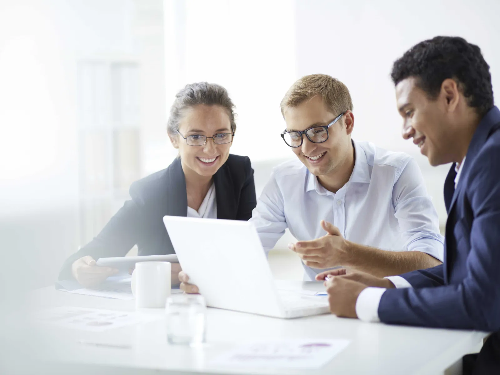 Zurich three people discuss insurance products
