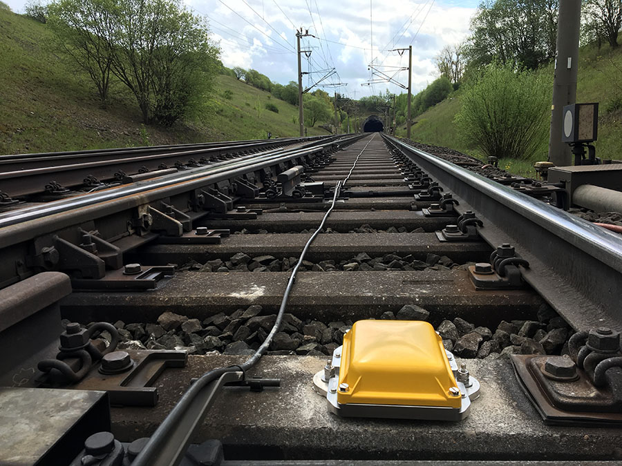 Bahnstrecke mit Sensoren